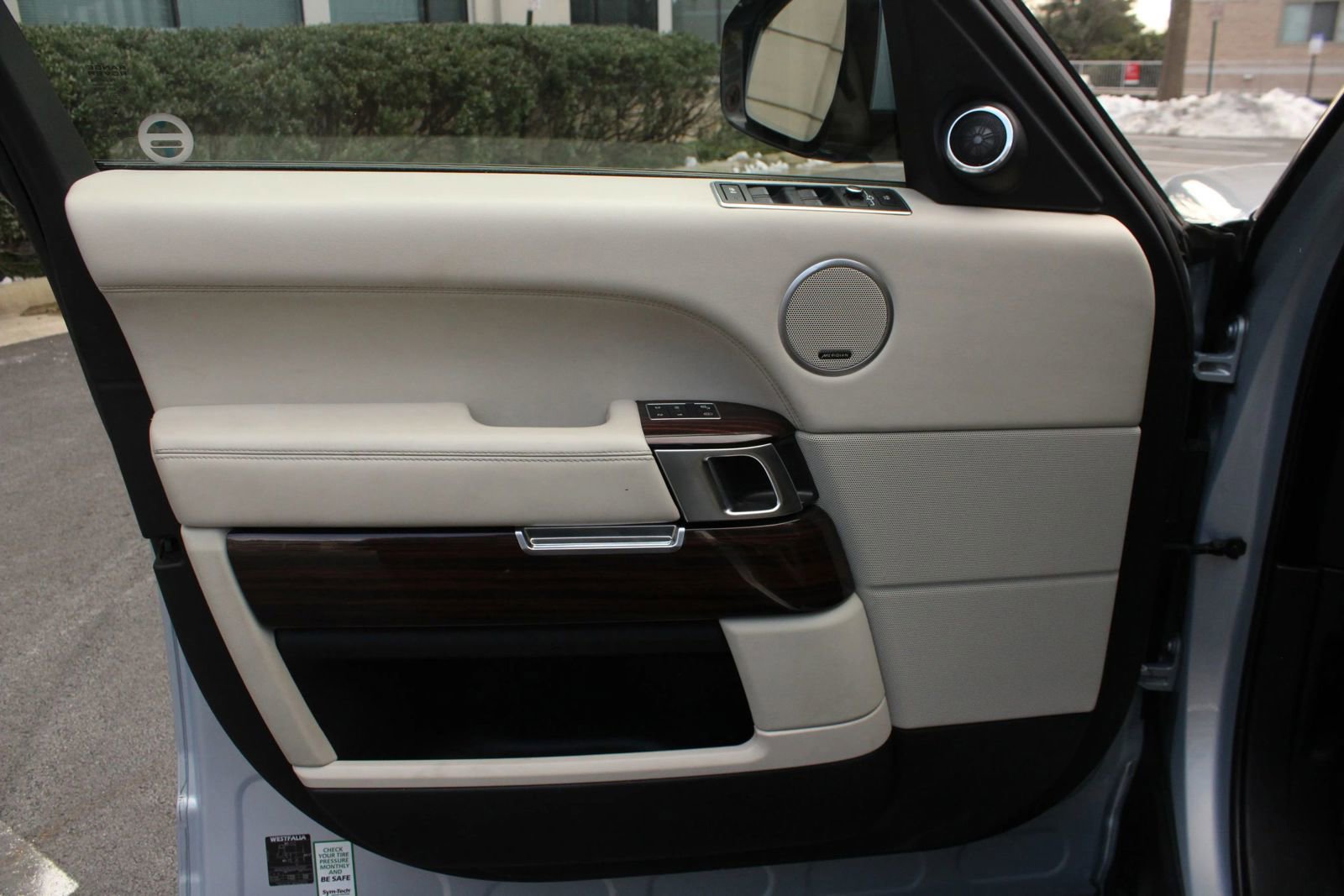 Used 2014 Land Rover Range Rover Supercharged AWD/4WD image 15