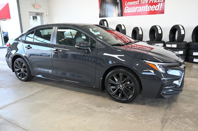 Used 2023 Toyota Corolla SE w/ SE Premium Package FWD image 4