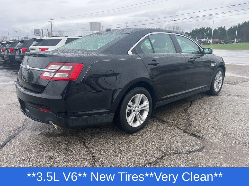 Used 2016 Ford Taurus SE FWD image 7