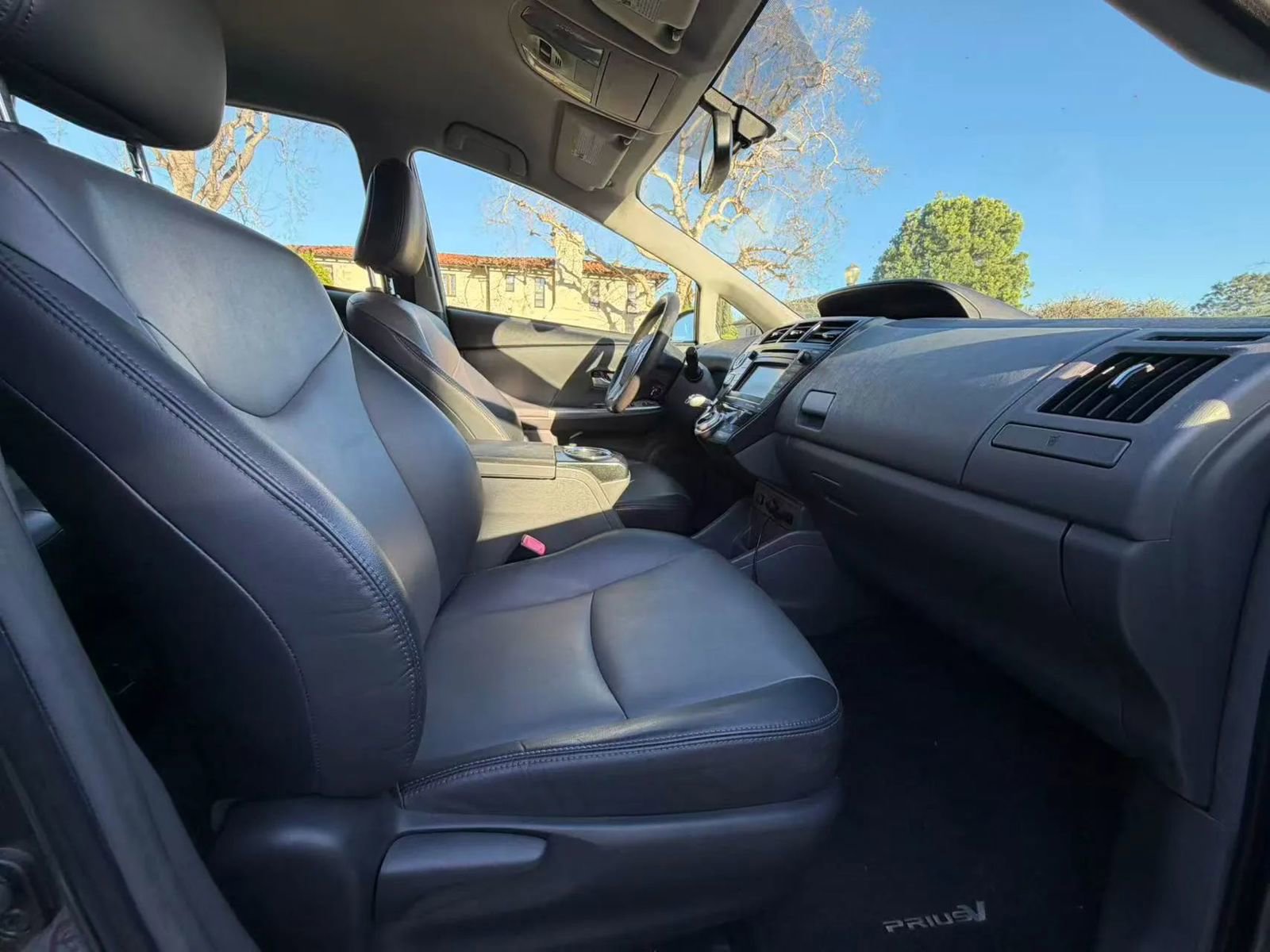 Used 2012 Toyota Prius V Five image 9