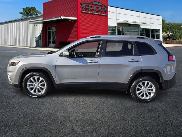 Used 2021 Jeep Cherokee Latitude w/ Mopar Interior Package image 2