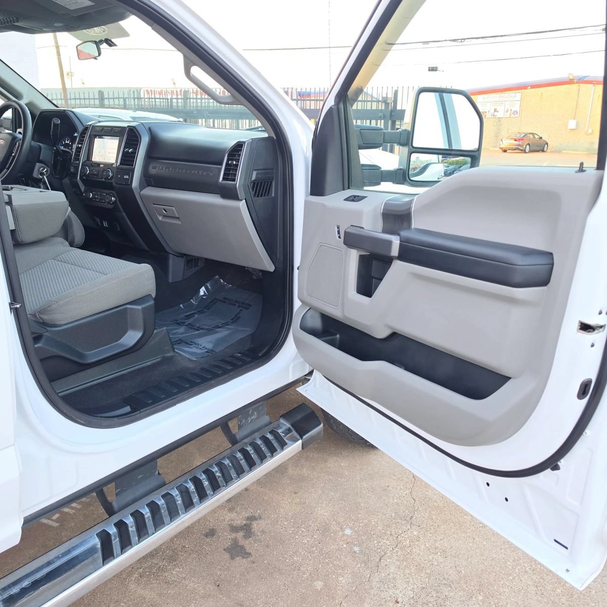 Used 2019 Ford F250 XLT w/ XLT Premium Package AWD/4WD image 17