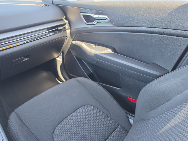 Used 2026 Kia Sportage LX w/ LX Convenience Package FWD image 25