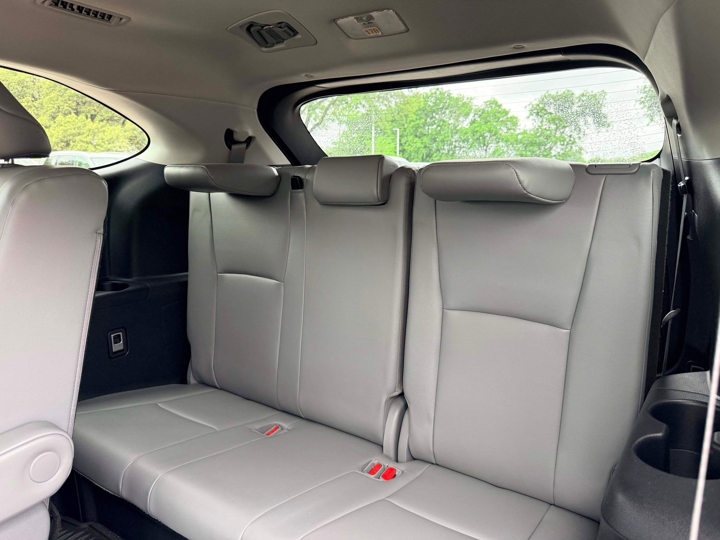 Used 2021 Toyota Highlander XLE AWD/4WD image 15