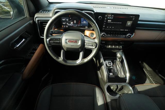 Used 2024 GMC Canyon AT4 w/ Technology Package image 15