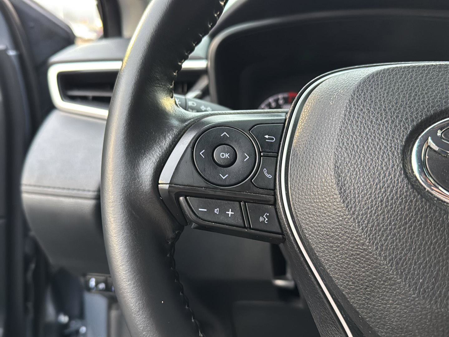 Certified 2022 Toyota Corolla Cross LE image 18