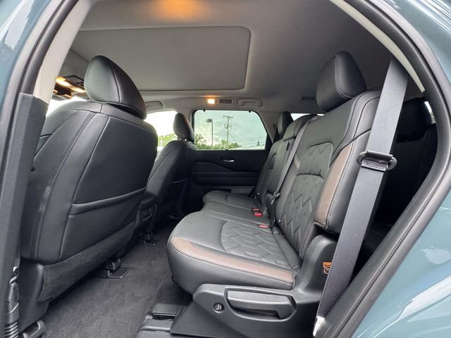 Used 2026 Nissan Pathfinder Platinum w/ Cargo Package AWD/4WD image 12