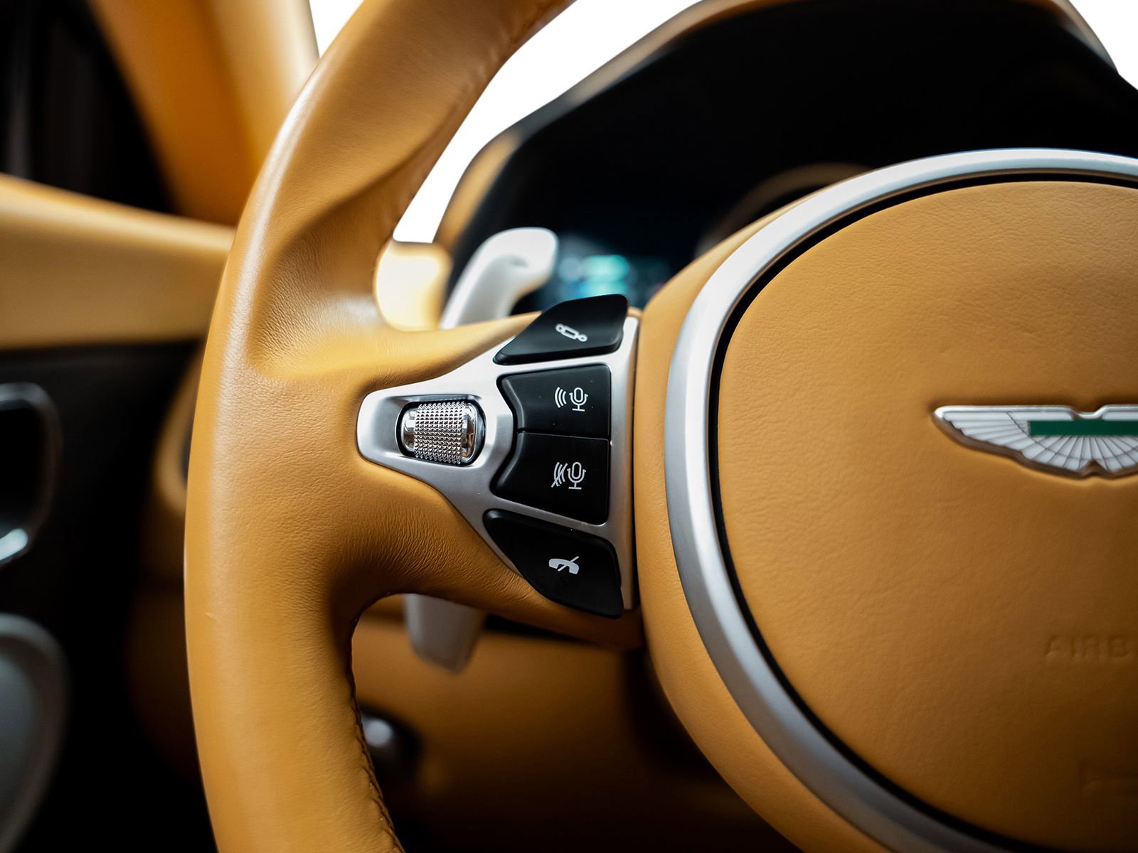 Used 2017 Aston Martin DB11 V12 RWD image 42