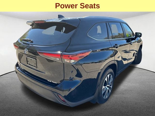 Used 2024 Toyota Highlander XLE AWD/4WD image 10