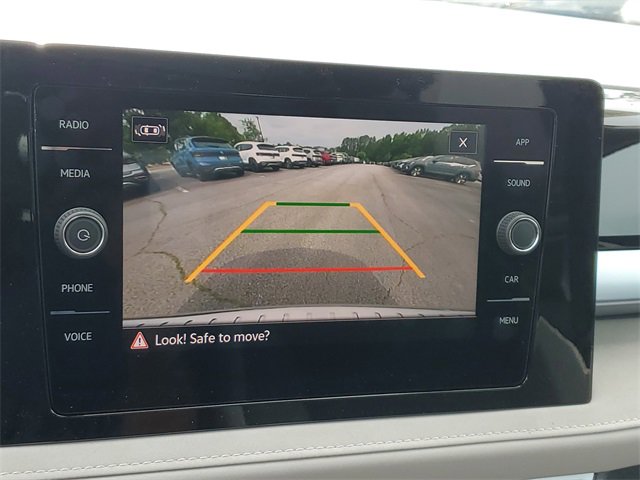 New 2025 Volkswagen Taos SE image 29