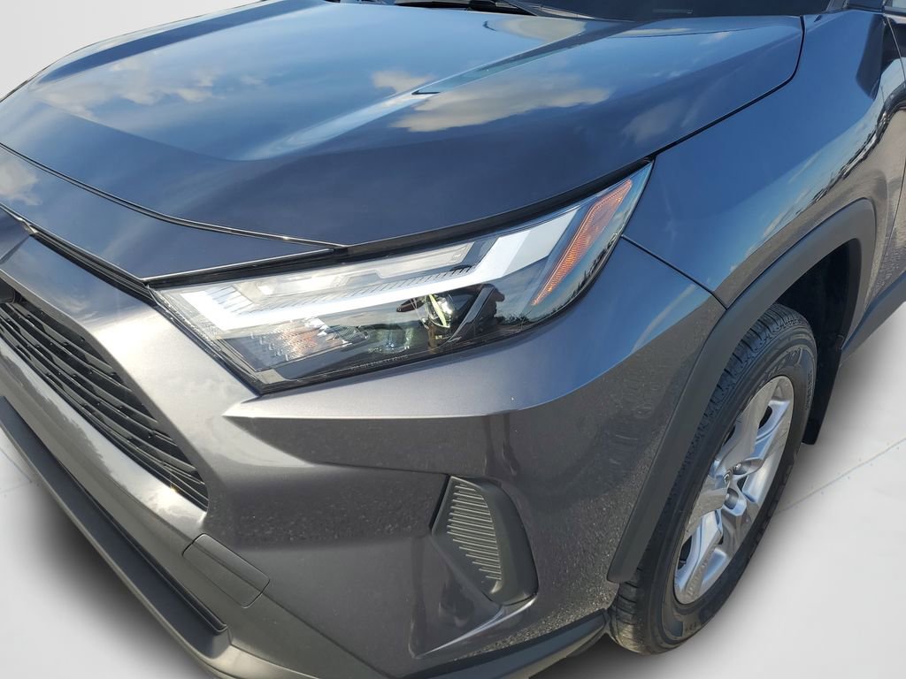 Used 2025 Toyota RAV4 XLE AWD/4WD image 9
