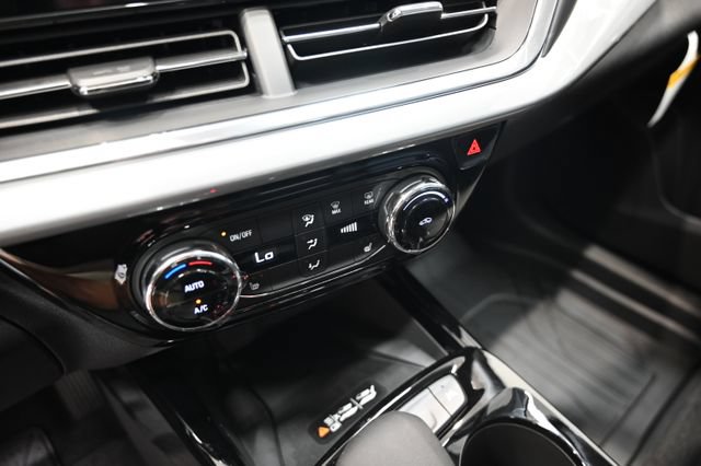 New 2026 Chevrolet Trax LT w/ Sunroof Package FWD image 17