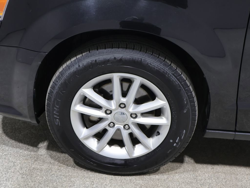 Used 2018 Dodge Grand Caravan SXT image 8