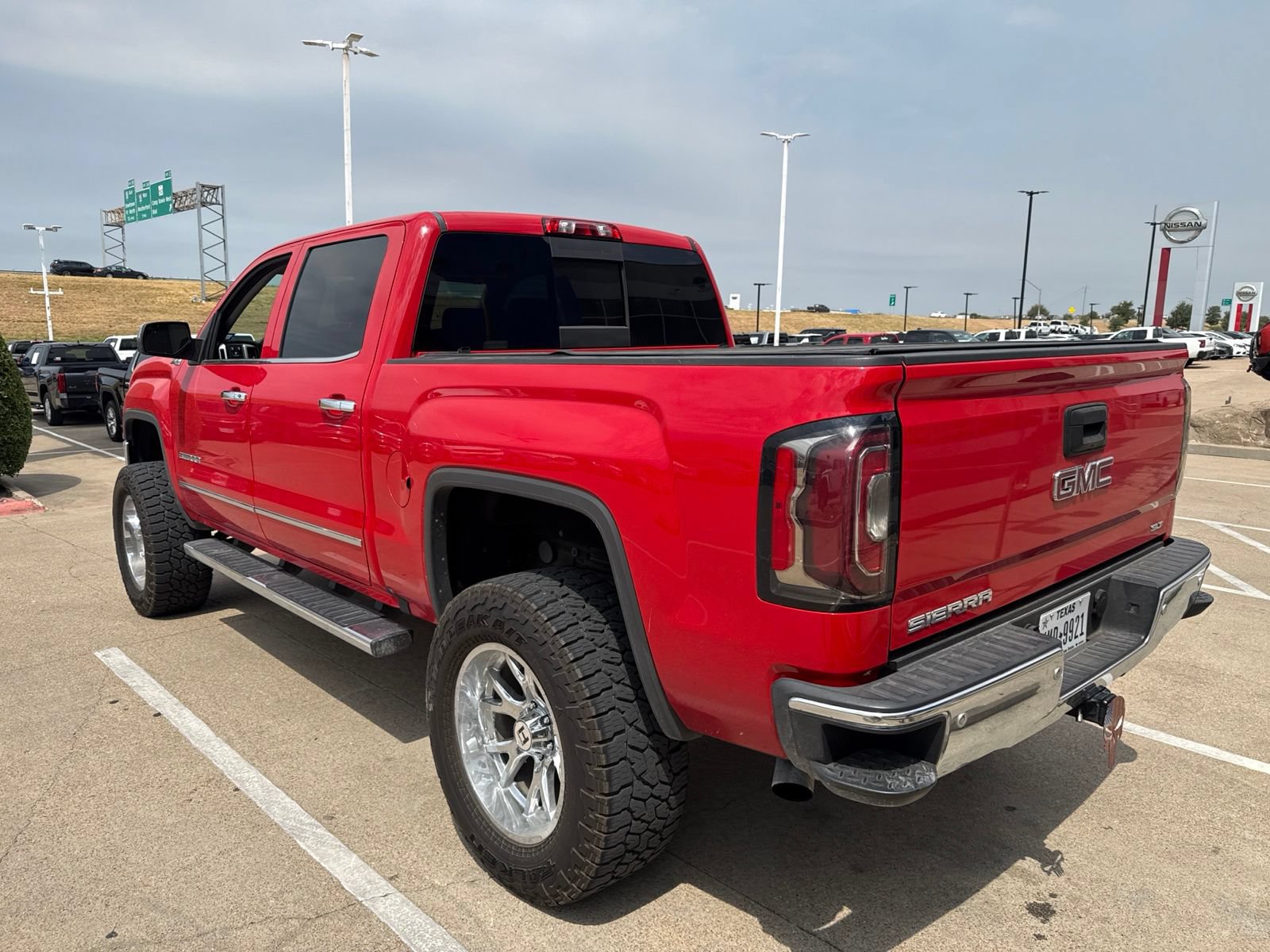 Used 2016 GMC Sierra 1500 SLT w/ SLT Premium Package AWD/4WD image 11