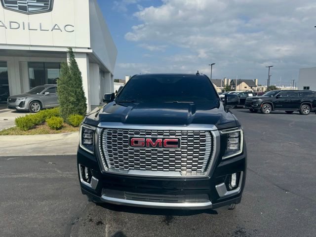 Used 2024 GMC Yukon Denali w/ Advanced Technology Package AWD/4WD image 2