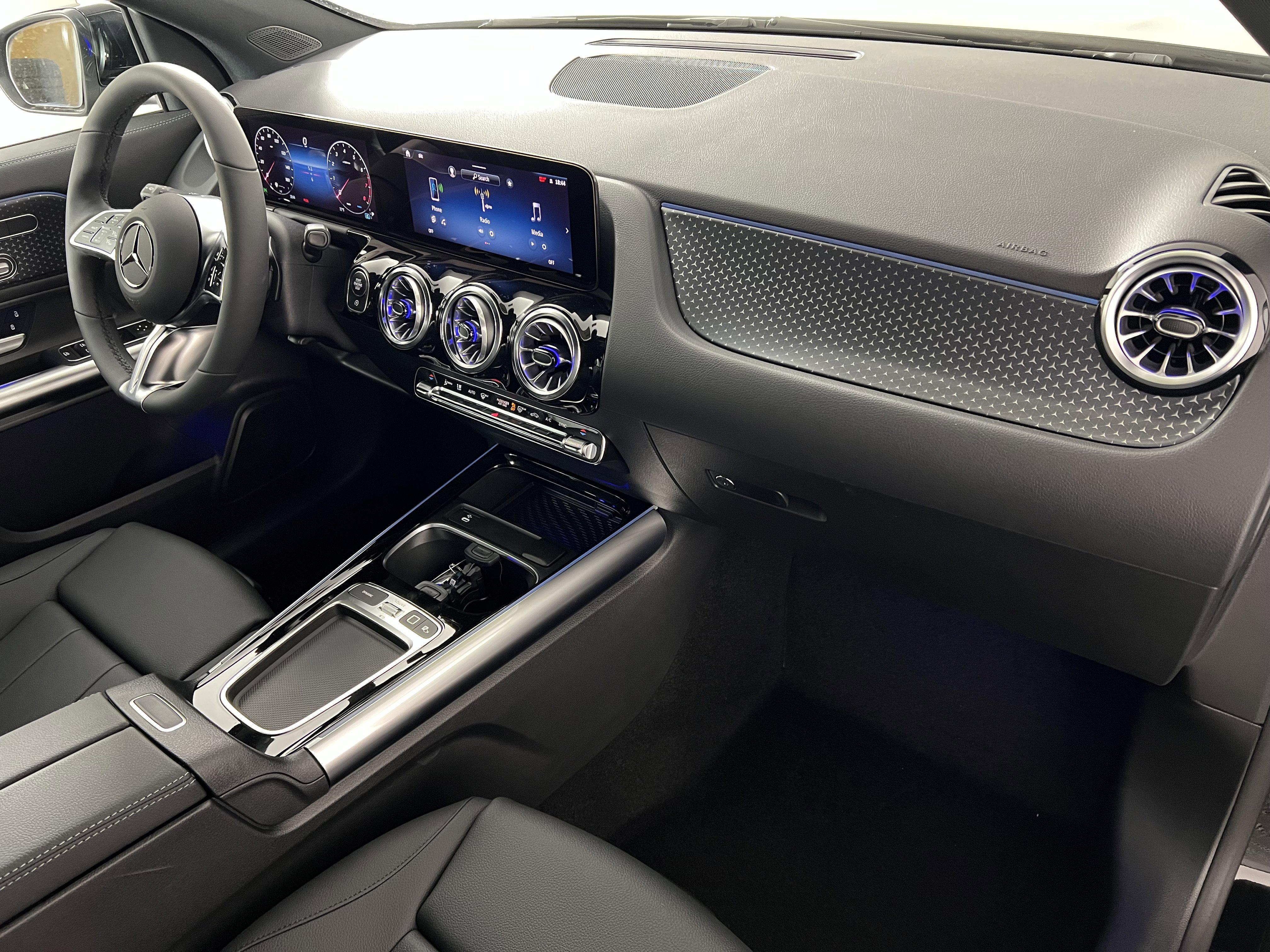 New 2025 Mercedes-Benz GLA 250 4MATIC image 26