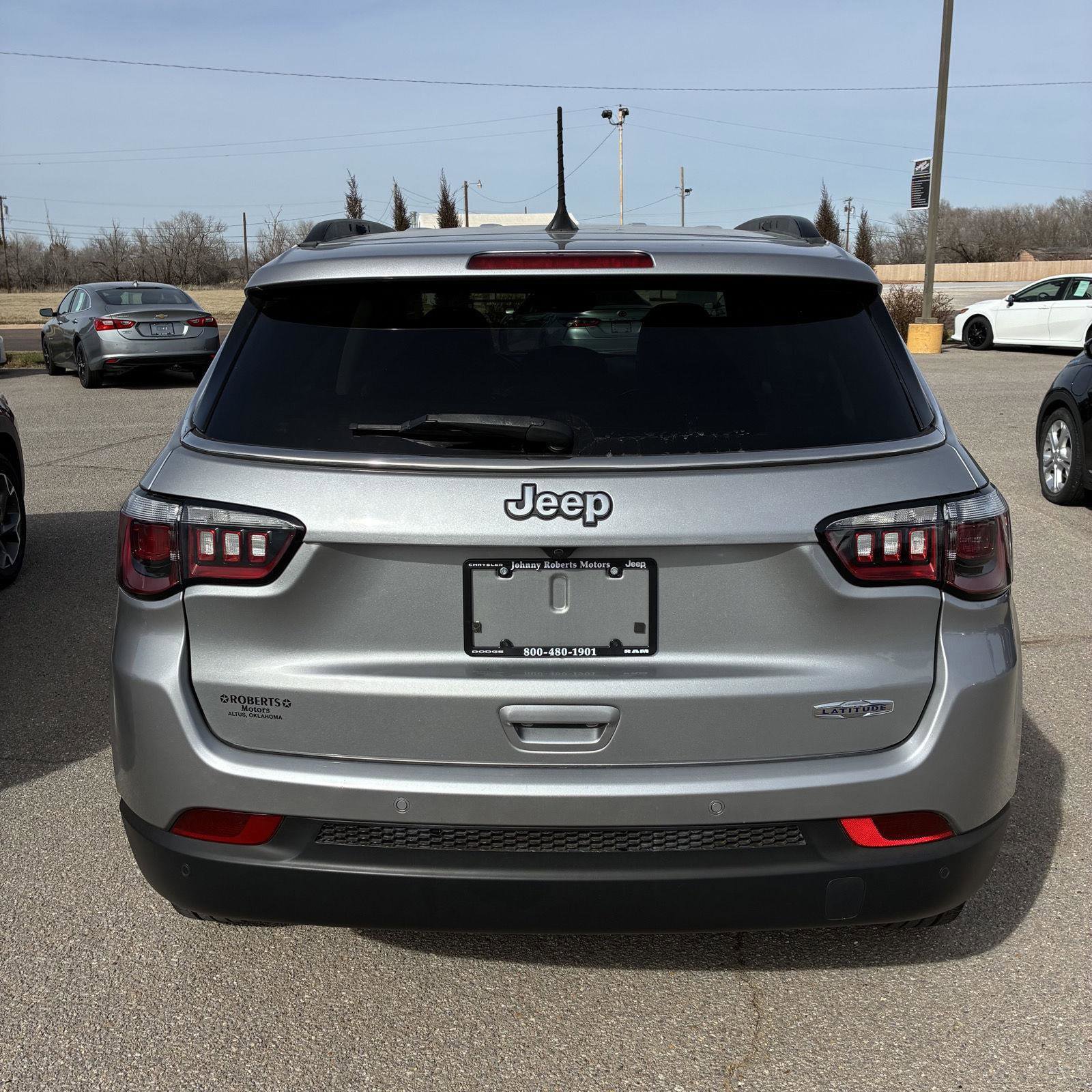 Used 2021 Jeep Compass Latitude w/ Driver Assistance Group image 19