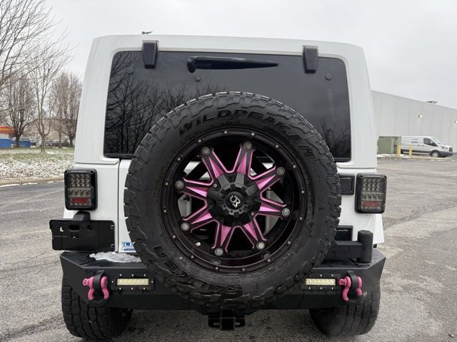 Used 2015 Jeep Wrangler Unlimited Sahara w/ Connectivity Group image 5