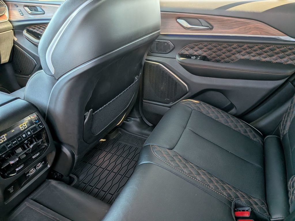 Used 2024 Jeep Grand Cherokee Summit w/ High Altitude Package AWD/4WD image 35