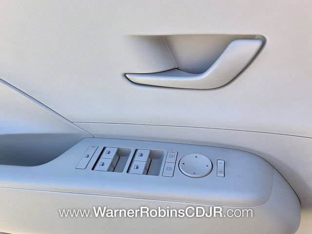 Used 2026 Hyundai Kona SE image 30