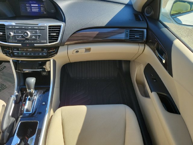 Used 2017 Honda Accord Hybrid Sedan image 17