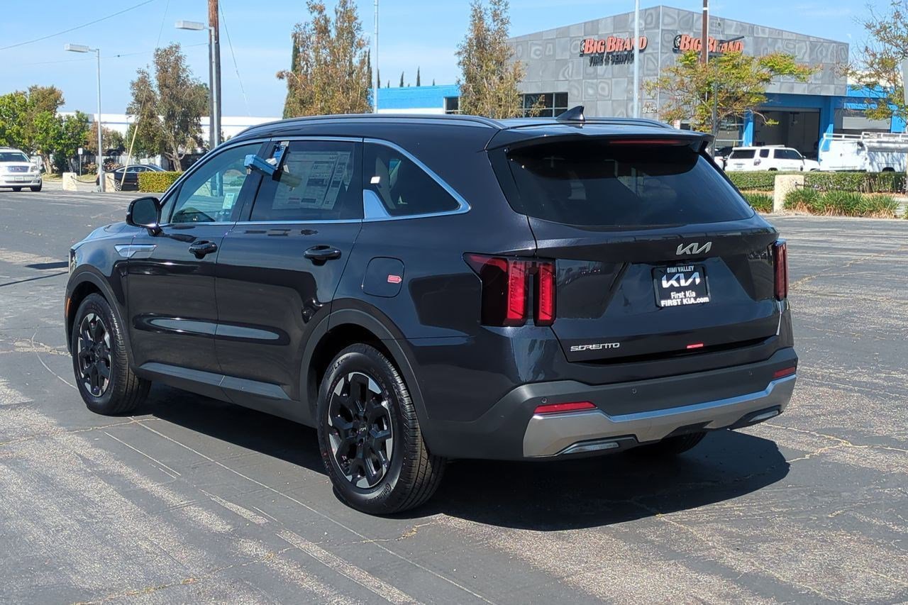 New 2026 Kia Sorento S FWD image 7