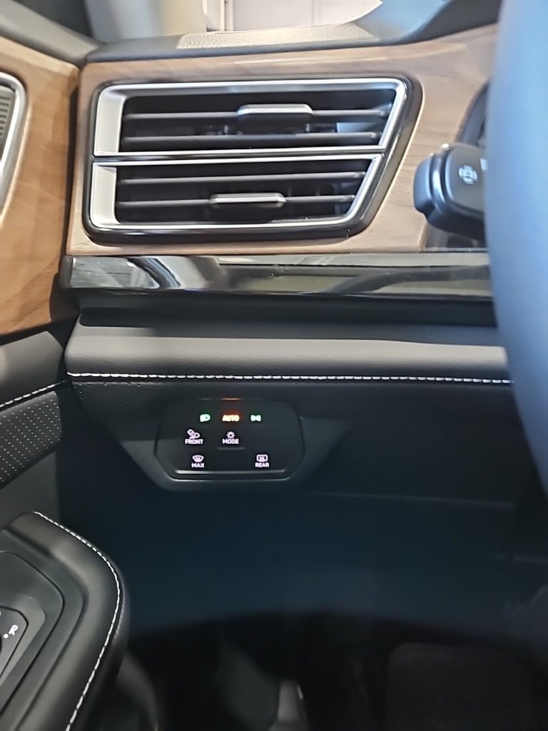 New 2026 Volkswagen Atlas SE image 37