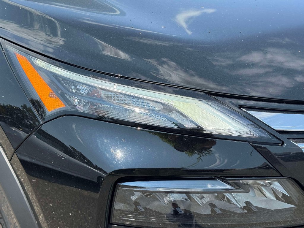 Certified 2026 Nissan Rogue SV AWD/4WD image 9