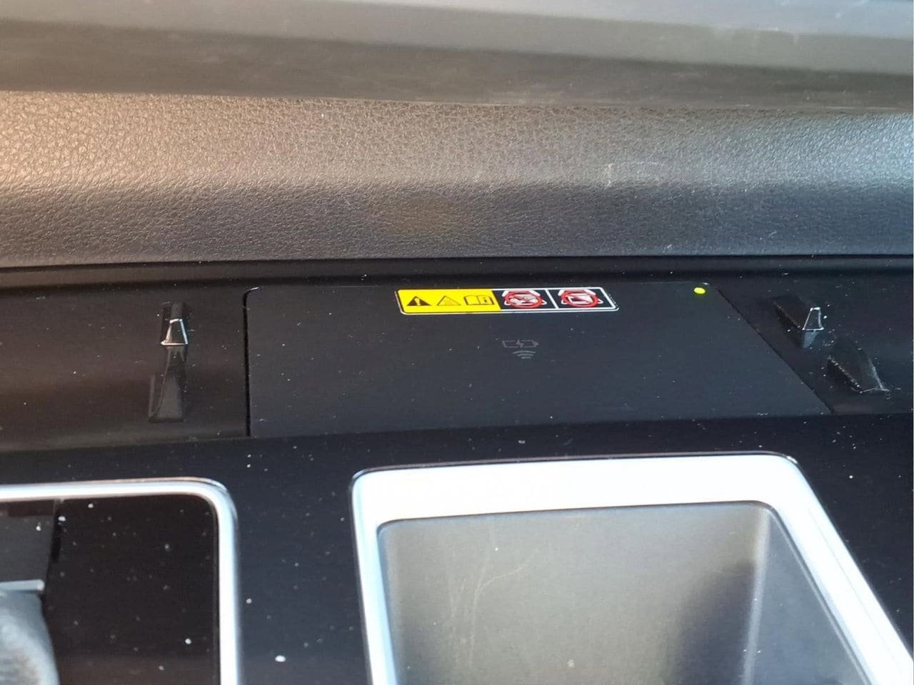 Used 2025 Toyota Sienna Platinum FWD image 25