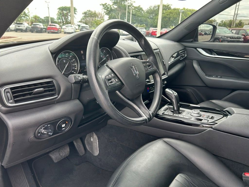 Used 2023 Maserati Levante GT AWD/4WD image 16