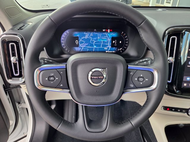 New 2026 Volvo XC40 B5 Plus w/ Protection Package Premier AWD/4WD image 27
