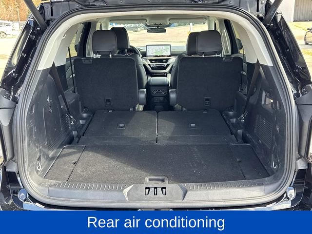 Used 2025 Ford Explorer Active w/ Active Comfort Package image 7