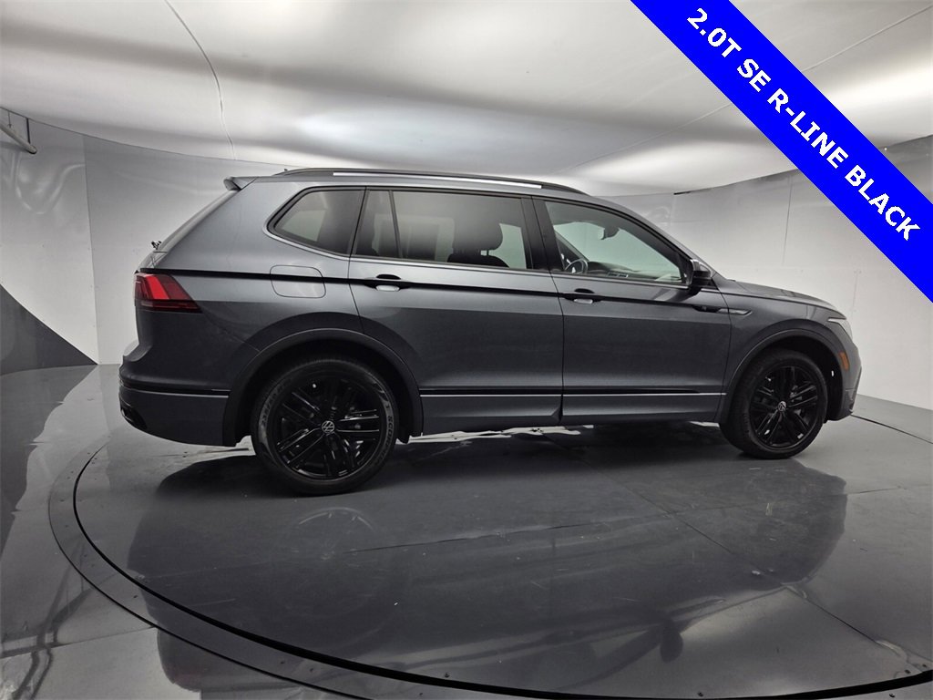 Used 2022 Volkswagen Tiguan SE R-Line image 13