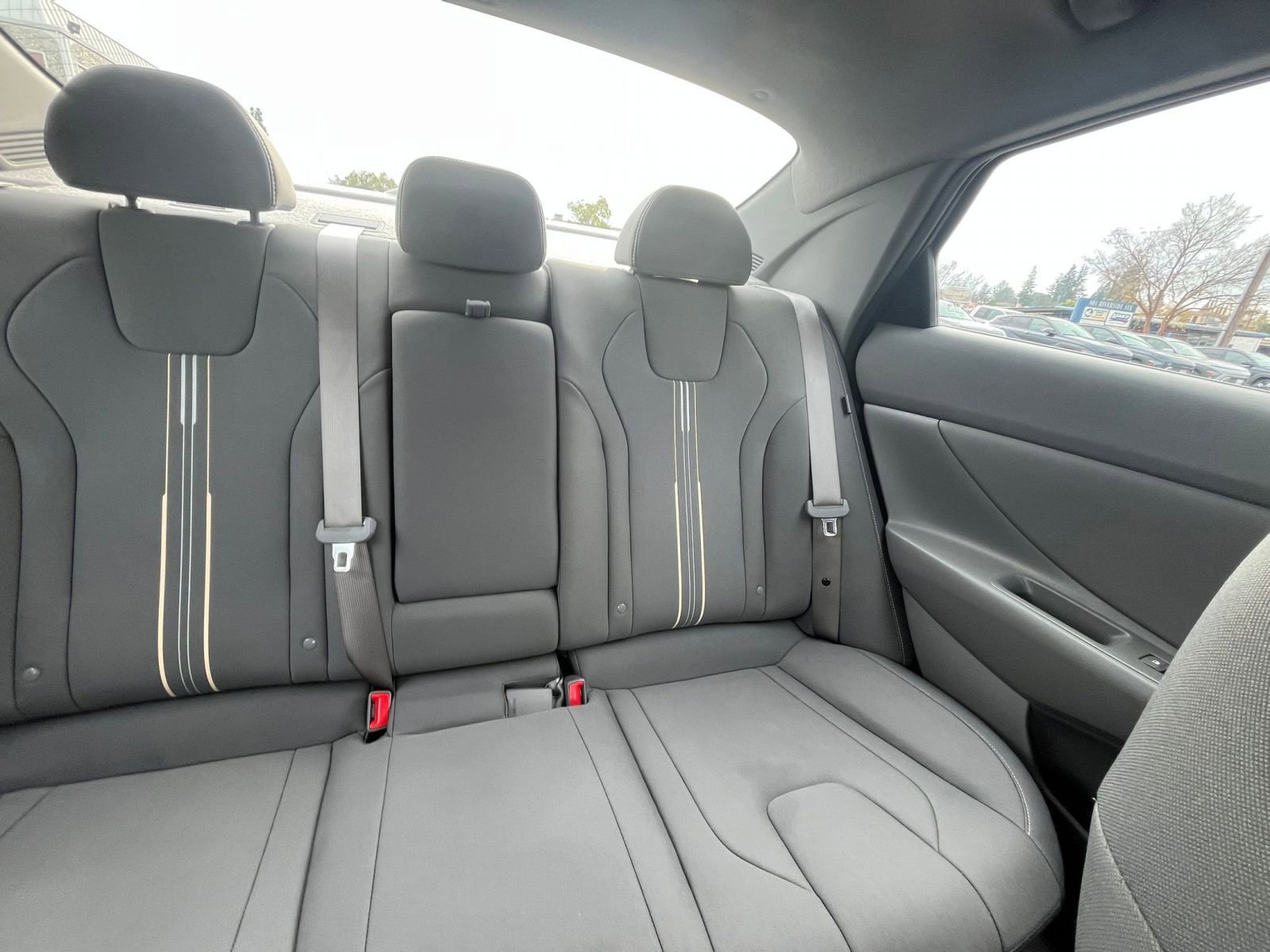 Used 2025 Hyundai Elantra SEL image 35