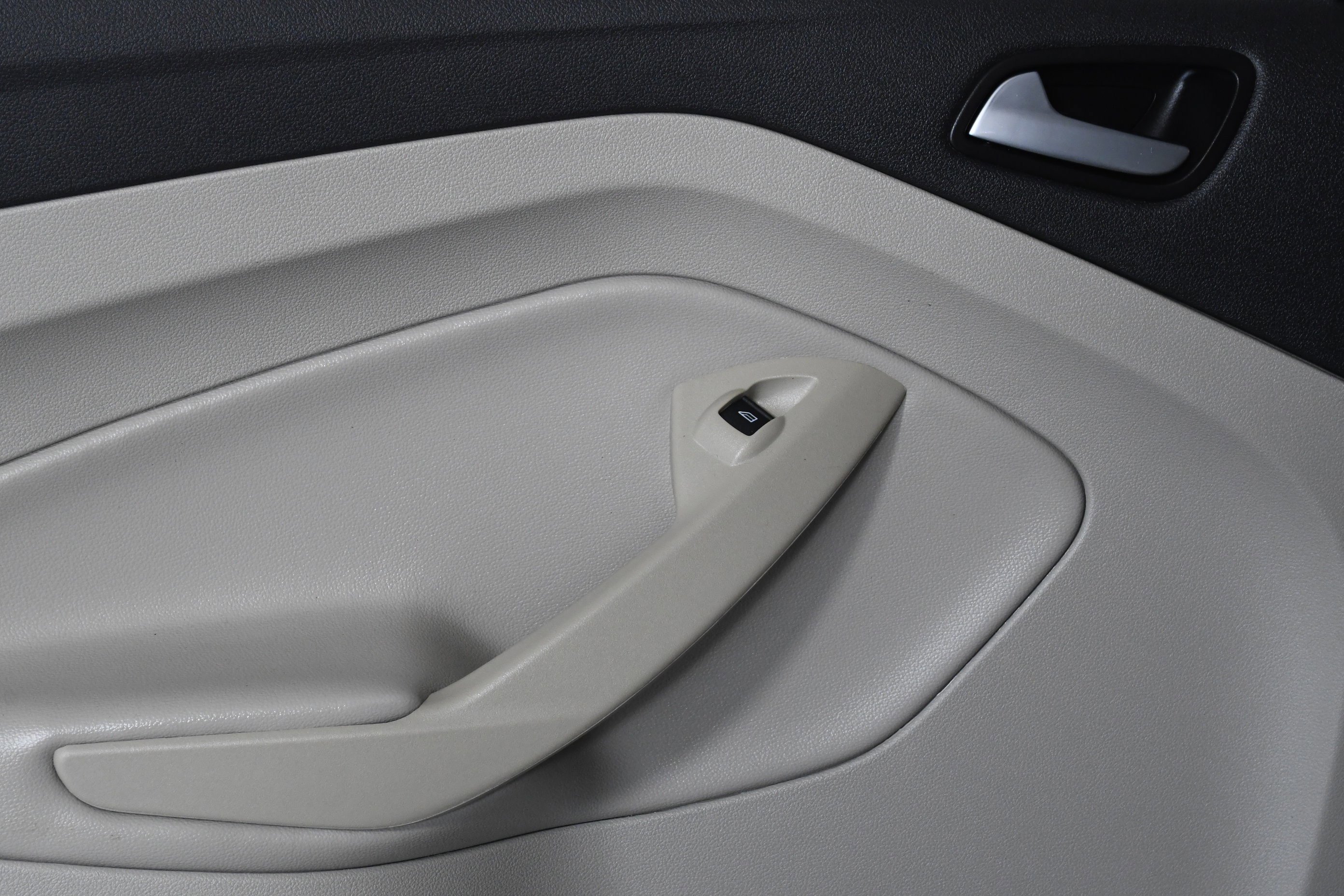 Used 2017 Ford Escape SE image 23