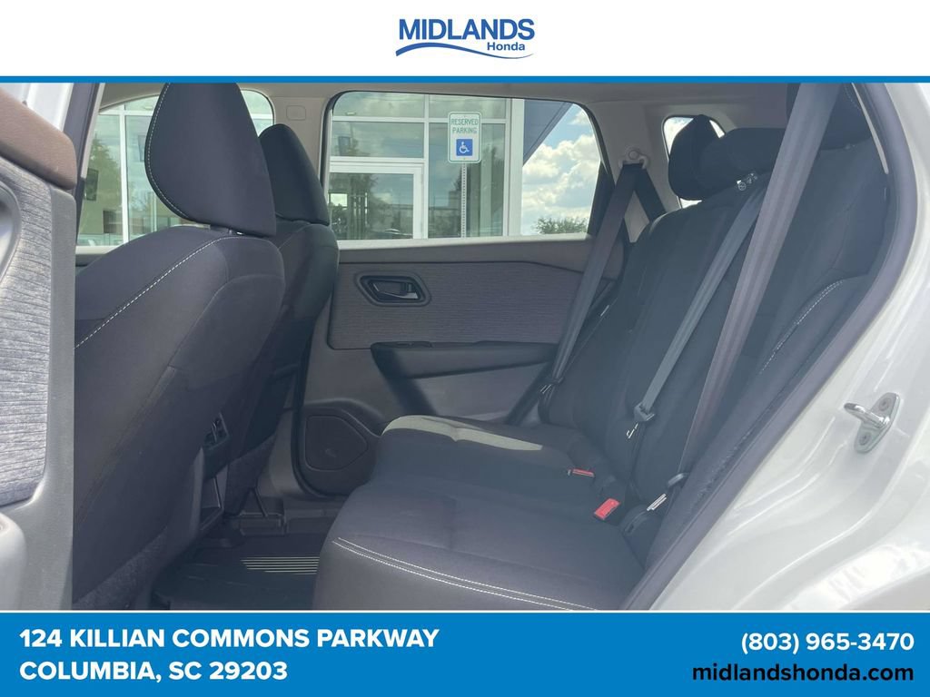 Used 2023 Nissan Rogue S AWD/4WD image 9