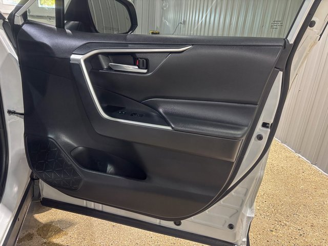 Used 2023 Toyota RAV4 SE image 27