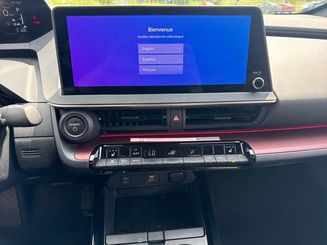 Used 2024 Toyota Prius Prime FWD image 31