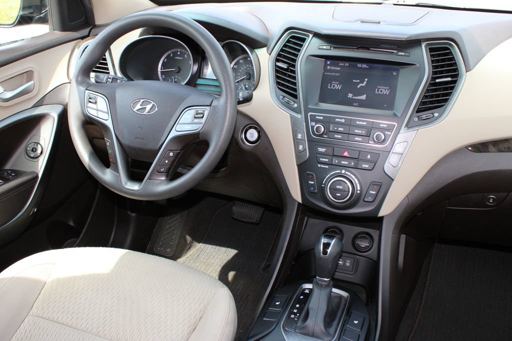 Used 2018 Hyundai Santa Fe Sport w/ 2.4L Value Package 02 FWD image 9