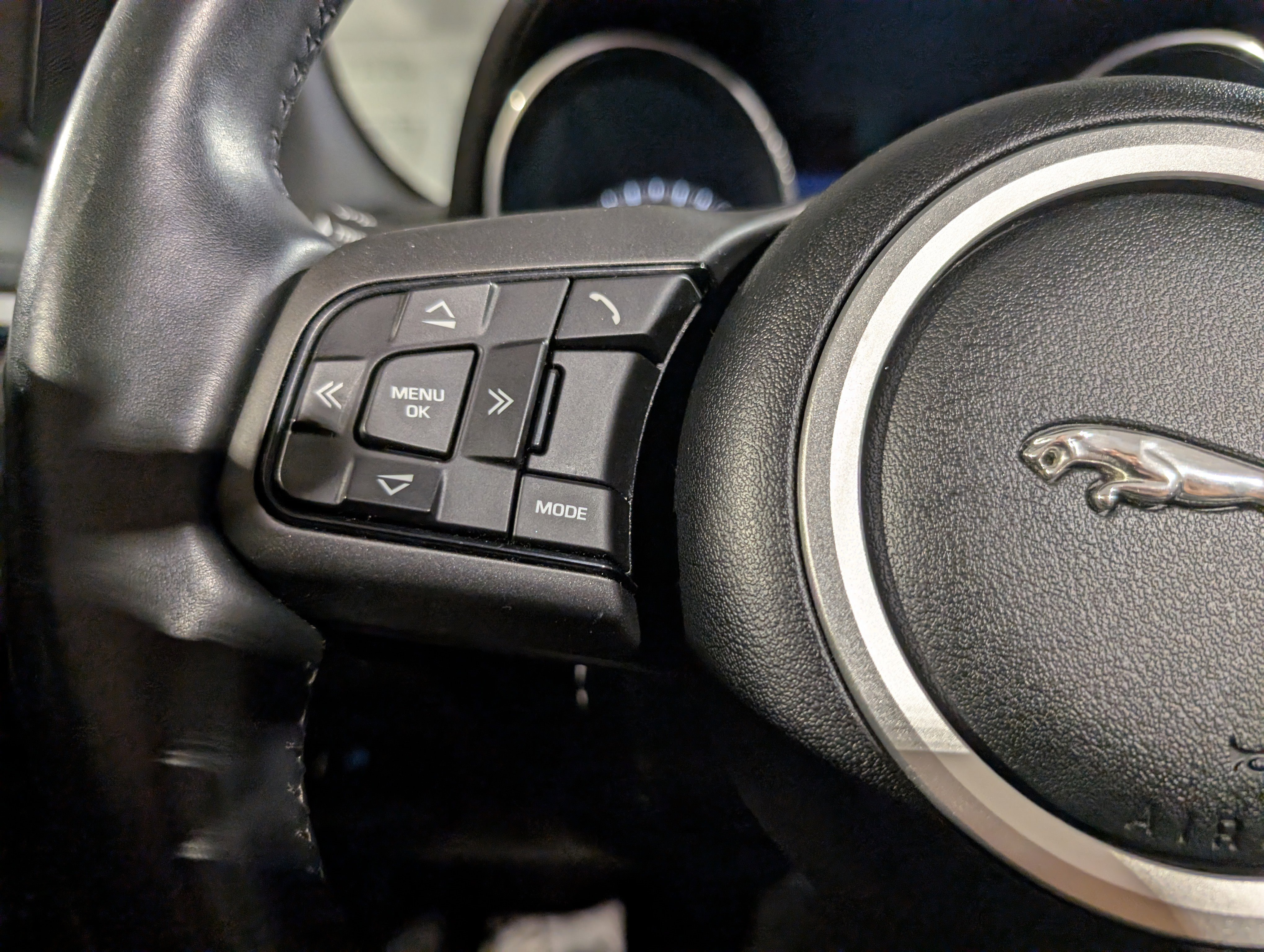 Used 2016 Jaguar F-TYPE Convertible image 33