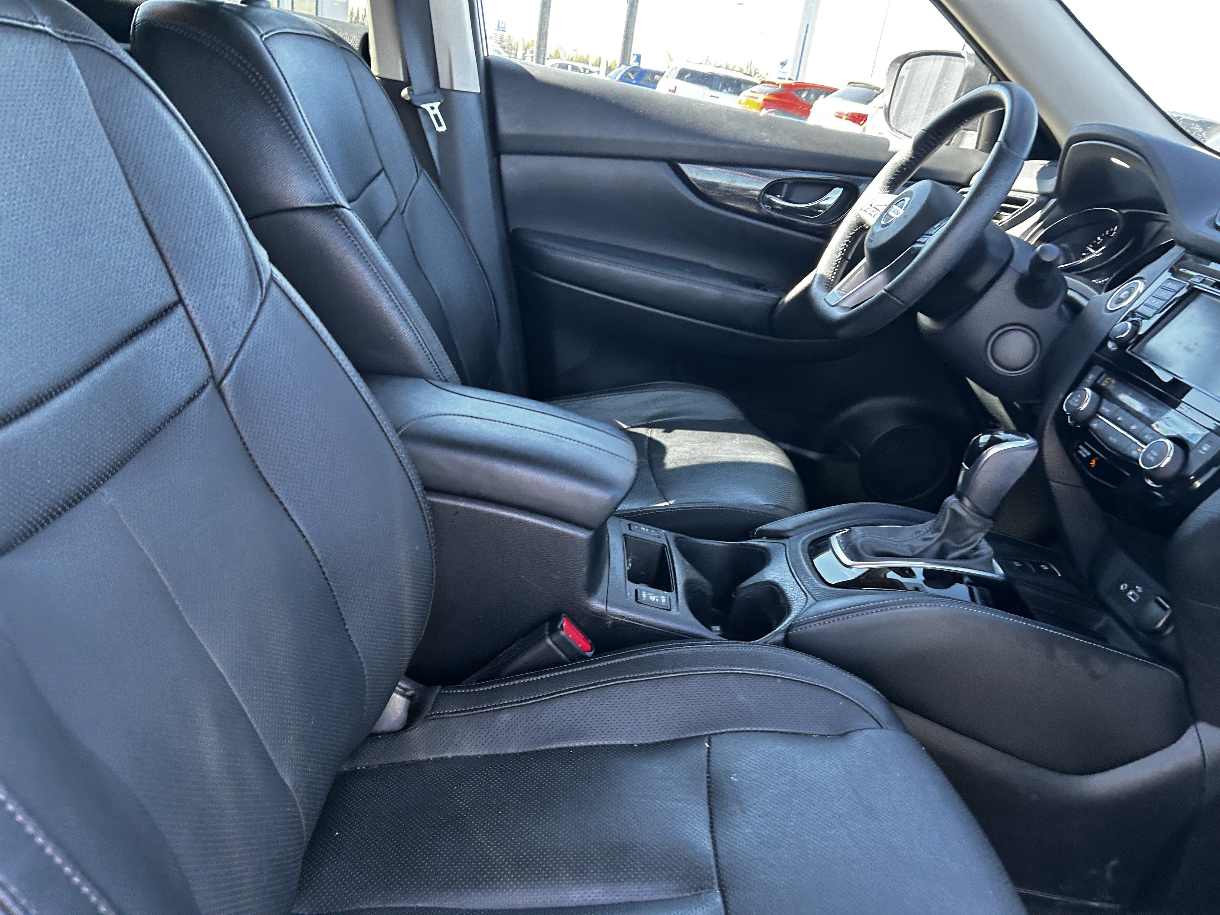 Used 2020 Nissan Rogue SL w/ Premium Package image 13