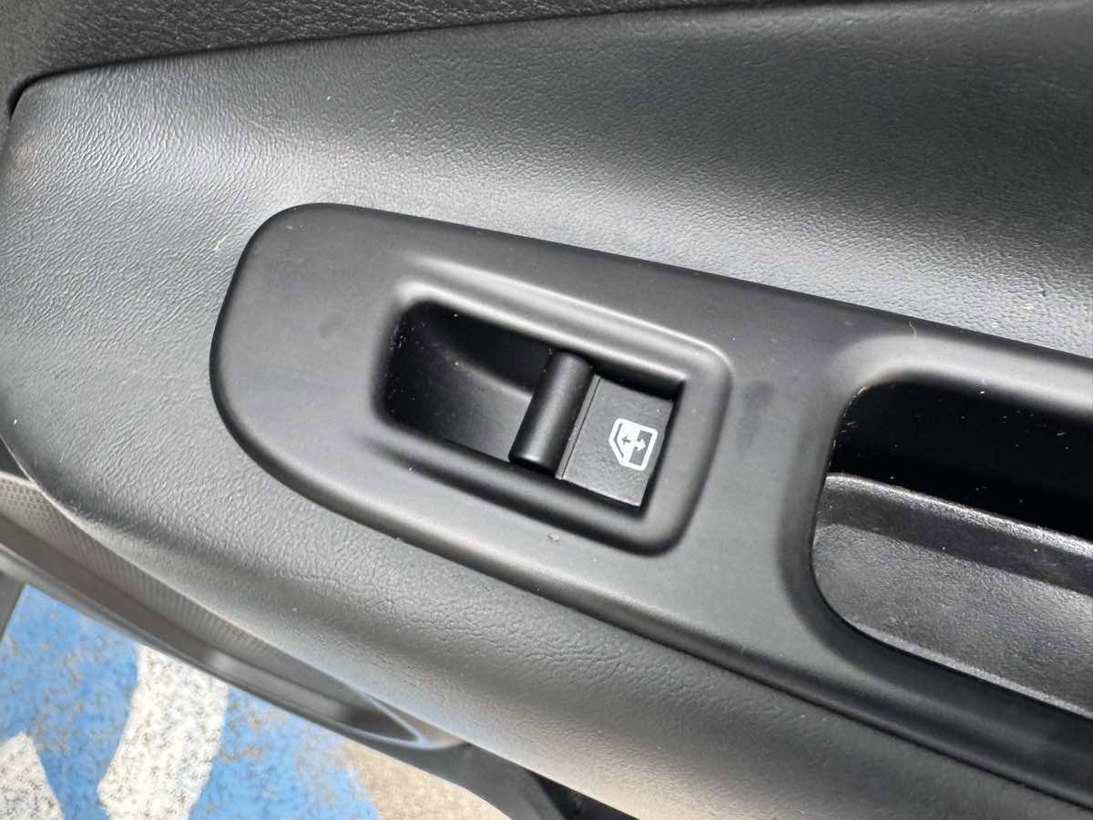 Used 2020 Jeep Renegade Altitude AWD/4WD image 34