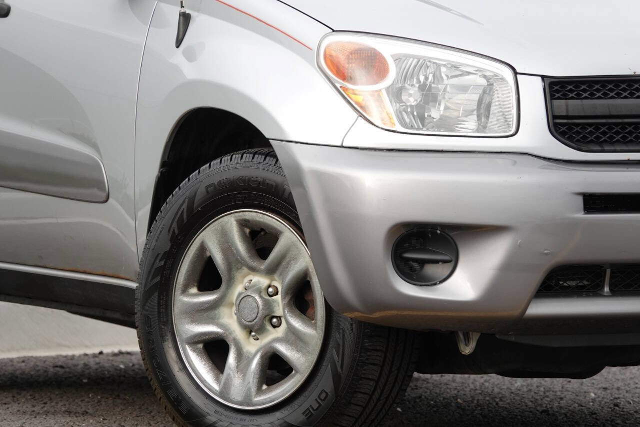 Used 2005 Toyota RAV4 4WD image 22