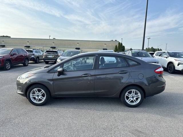 Used 2017 Ford Fiesta SE FWD image 3
