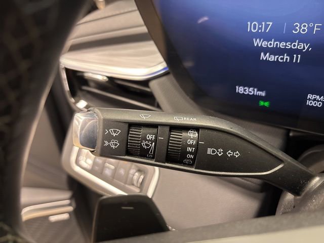 Used 2025 Buick Enclave Preferred image 32