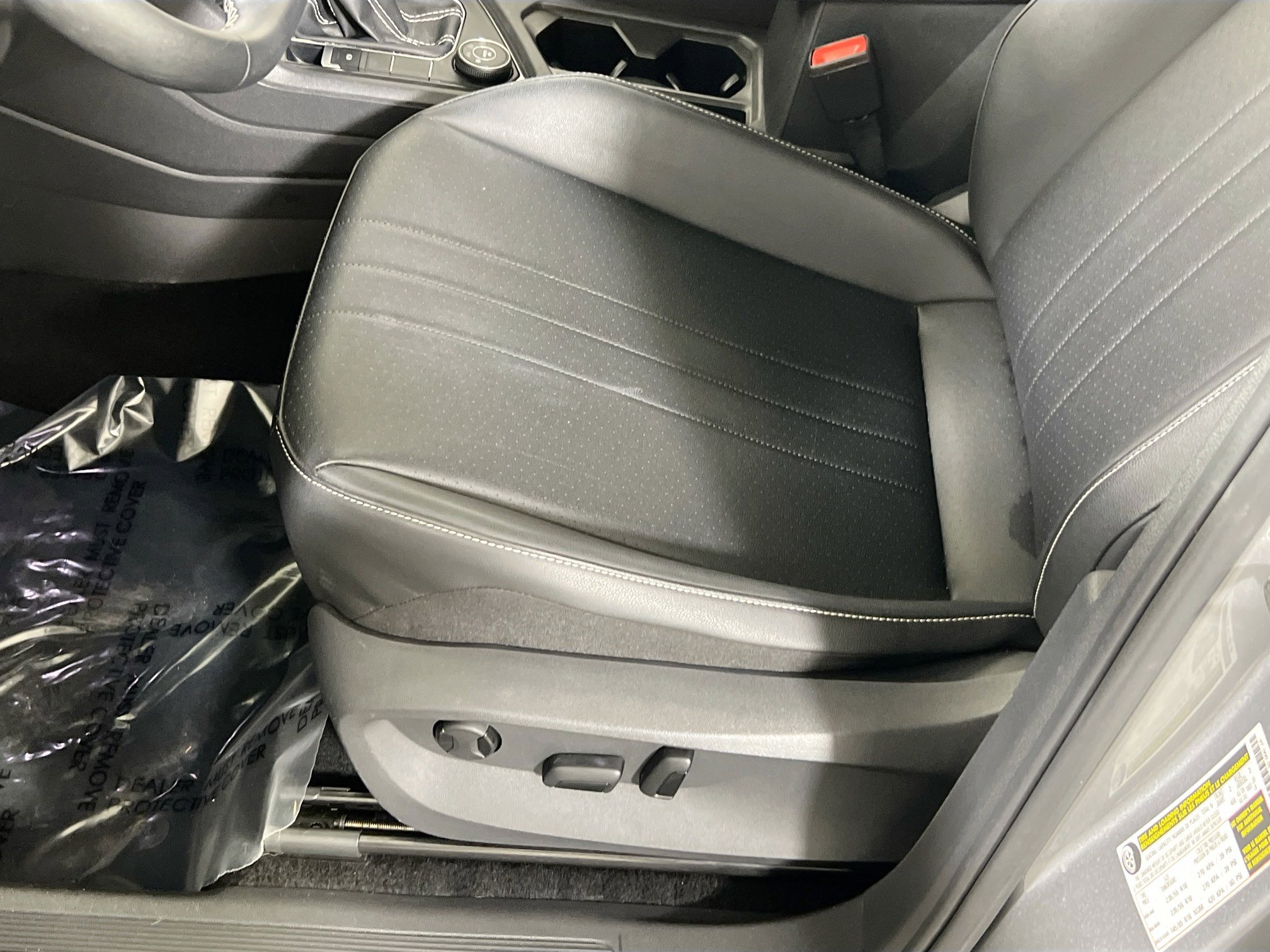 Used 2023 Volkswagen Tiguan SE AWD/4WD image 18