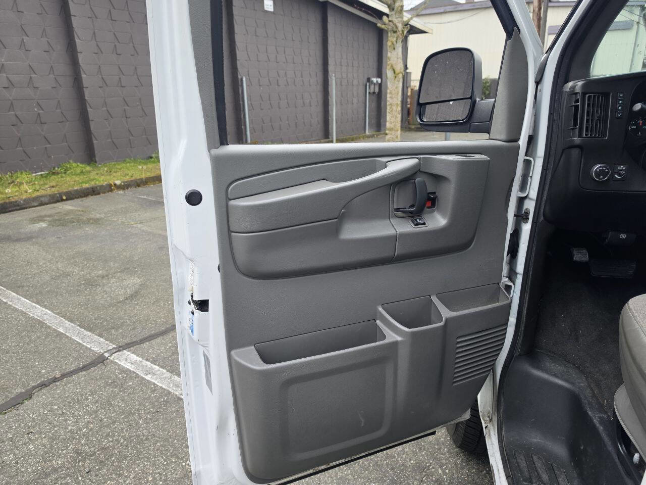 Used 2013 Chevrolet Express 2500 LT w/ LT Preferred Equipment Group RWD image 34