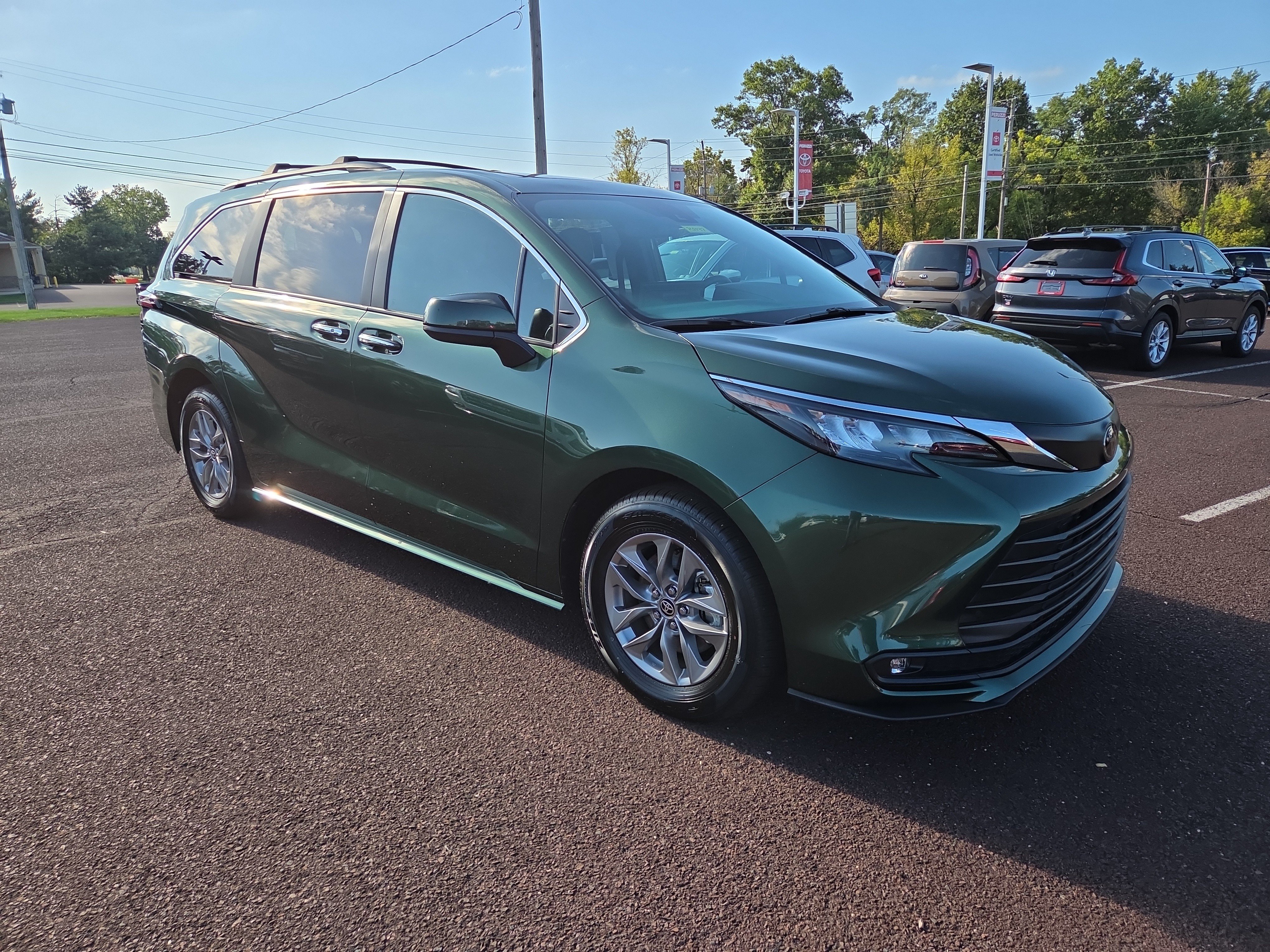 Certified 2026 Toyota Sienna XLE AWD/4WD image 1