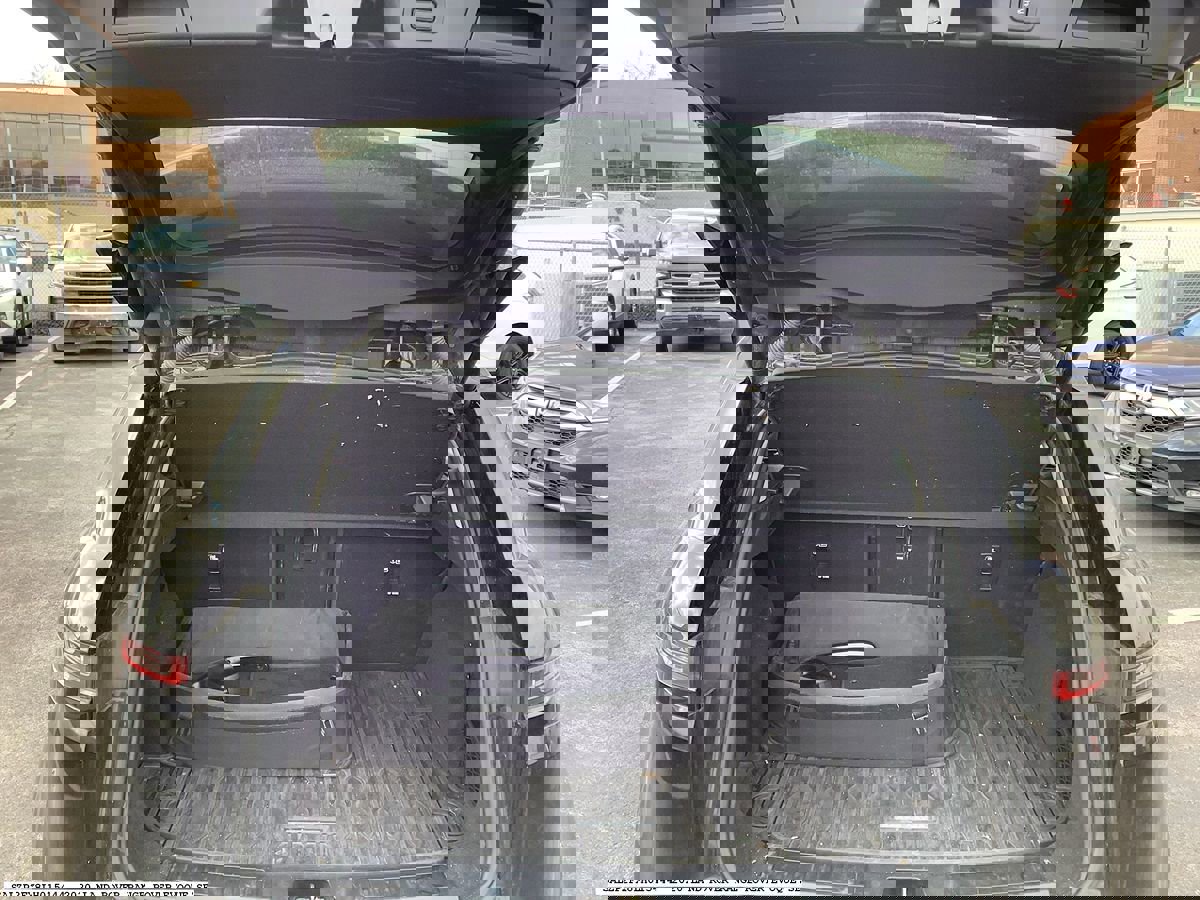 Used 2020 Land Rover Range Rover Evoque SE image 14