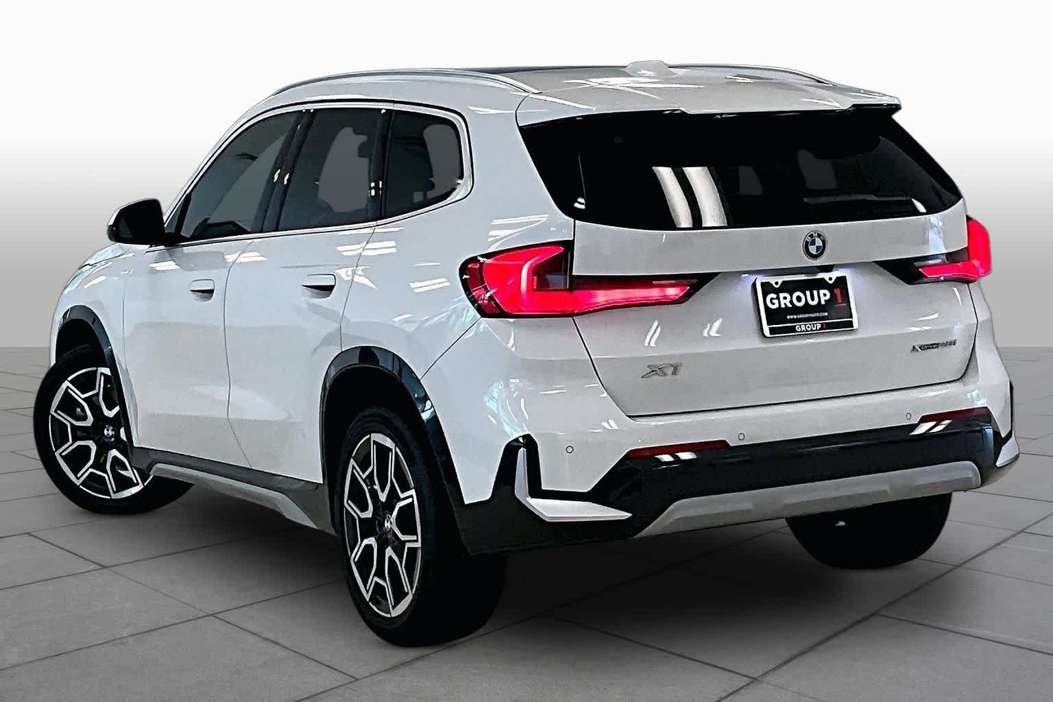 Used 2025 BMW X1 xDrive28i AWD/4WD image 11